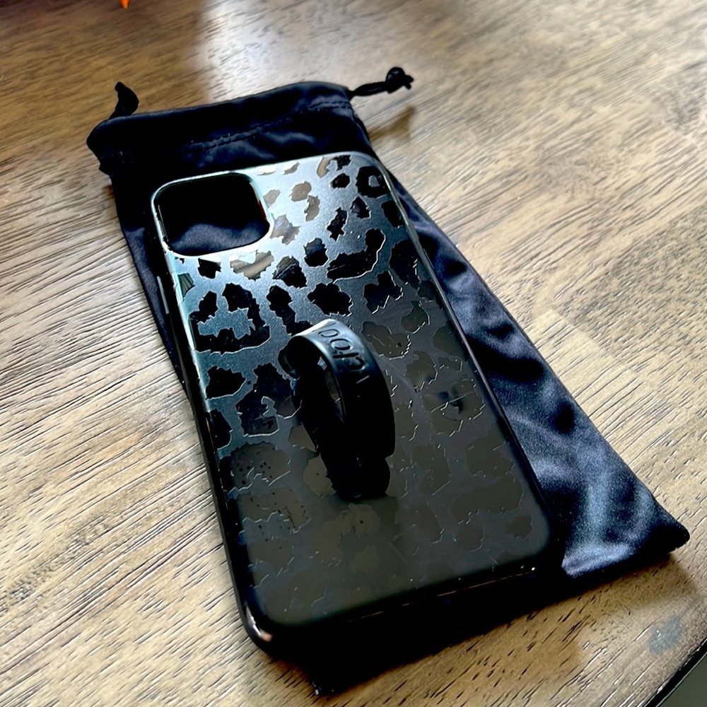 iPhone 11 Pro Max leopard loopy case